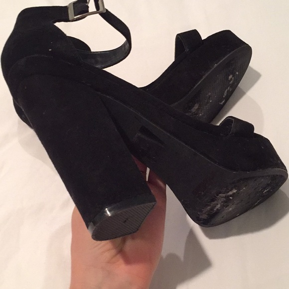 [SOLD] Forever 21 Platform chunky black high heels - Picture 5 of 7